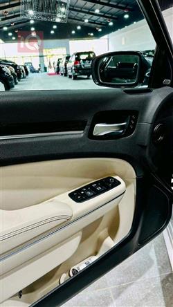 کرایسلەر 300